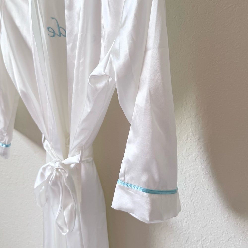 Secret Treasure Bridal Satin Robe - Picture 4 of 7